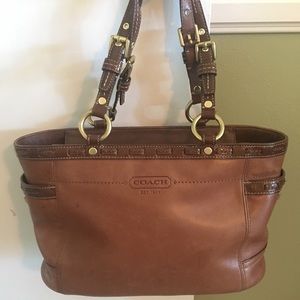 COACH - leather hand bag. Brown w/brass hardware.